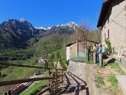 14 Dal Cantello la frazione Grasso con Cornetta e Corna Grande (2087 m) 